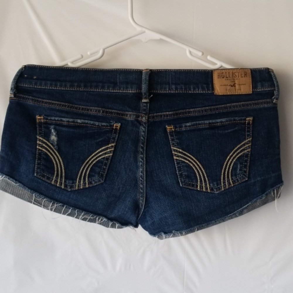 Shorts - Picture 2 of 4
